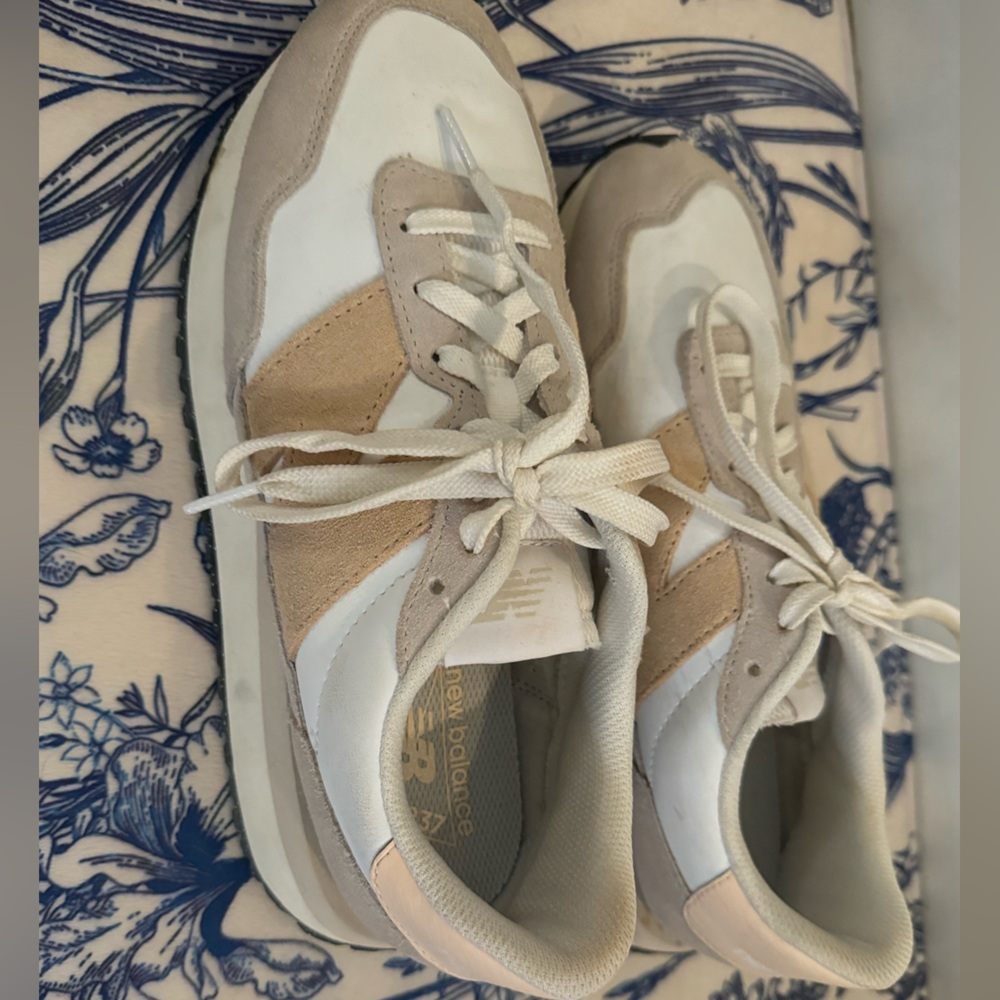 New Balance 237 Women’s Classic Athletic Trainer Shoes US 9.5 Gently Worn - Picture 11 of 11